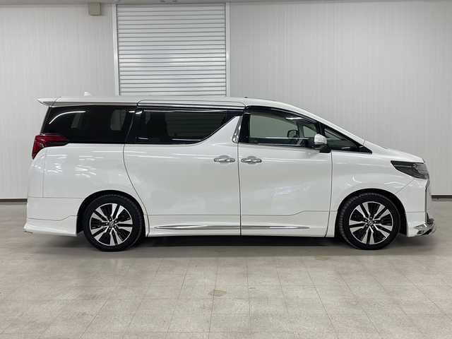 トヨタ アルファード S Cパッケージ 熊本県 2020(令2)年 8.9万km ホワイトパールクリスタルシャイン モデリスタエアロ(F/S/R)/ツインムーンルーフ/純正ディスプレイオーディオ/（ラジオ、フルセグ、BT、USB、HDMI）/純正後席用フリップダウンモニター/バックカメラ/両側パワースライドドア/トヨタセーフティセンス/・レーンキープアシスト/・プリクラッシュセーフティ/・ハイビームアシスト/・レーダークルーズコントロール/ETC/ステアリングリモコン/ハンドルヒーター/シートヒーター/エアーシート/オートライト/横滑り防止/シートメモリー/パワーシート/フロアマット/オットマン/プッシュスタート/スマートキー×2