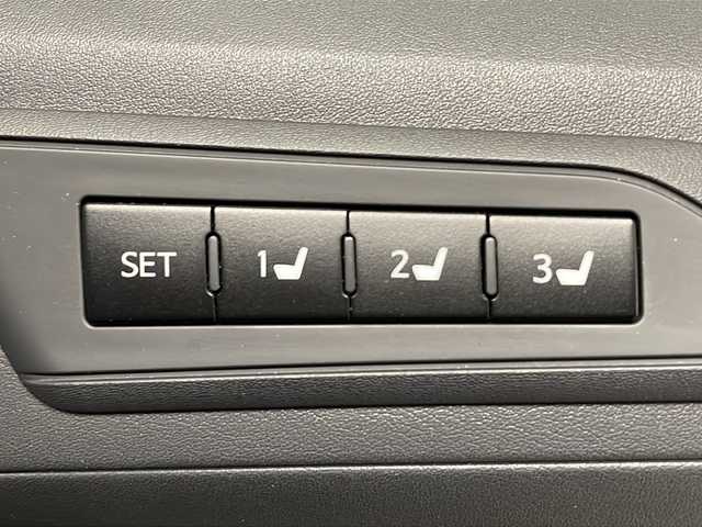 トヨタ アルファード S Cパッケージ 熊本県 2020(令2)年 8.9万km ホワイトパールクリスタルシャイン モデリスタエアロ(F/S/R)/ツインムーンルーフ/純正ディスプレイオーディオ/（ラジオ、フルセグ、BT、USB、HDMI）/純正後席用フリップダウンモニター/バックカメラ/両側パワースライドドア/トヨタセーフティセンス/・レーンキープアシスト/・プリクラッシュセーフティ/・ハイビームアシスト/・レーダークルーズコントロール/ETC/ステアリングリモコン/ハンドルヒーター/シートヒーター/エアーシート/オートライト/横滑り防止/シートメモリー/パワーシート/フロアマット/オットマン/プッシュスタート/スマートキー×2