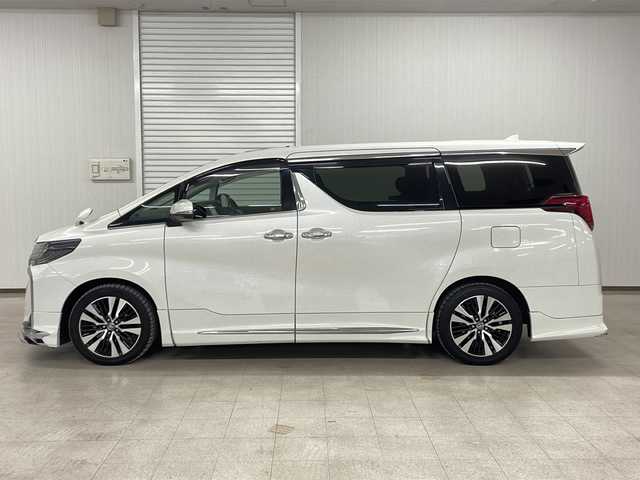 トヨタ アルファード S Cパッケージ 熊本県 2020(令2)年 8.9万km ホワイトパールクリスタルシャイン モデリスタエアロ(F/S/R)/ツインムーンルーフ/純正ディスプレイオーディオ/（ラジオ、フルセグ、BT、USB、HDMI）/純正後席用フリップダウンモニター/バックカメラ/両側パワースライドドア/トヨタセーフティセンス/・レーンキープアシスト/・プリクラッシュセーフティ/・ハイビームアシスト/・レーダークルーズコントロール/ETC/ステアリングリモコン/ハンドルヒーター/シートヒーター/エアーシート/オートライト/横滑り防止/シートメモリー/パワーシート/フロアマット/オットマン/プッシュスタート/スマートキー×2