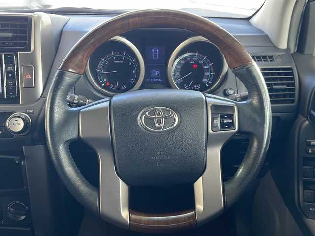 トヨタ ランドクルーザー プラド TX 愛知県 2013(平25)年 17.3万km ブラック ワンオーナー/社外メモリナビ/【フルセグ・DVD再生可・CD・Bluetooth】/バックカメラ/ETC/４WD/横滑り防止機能/プッシュスタート/スマートキー/スペアキーあり/電動格納ミラー/ウィンカーミラー/純正フロアマット/ドアバイザー/新車保証書/取扱説明書