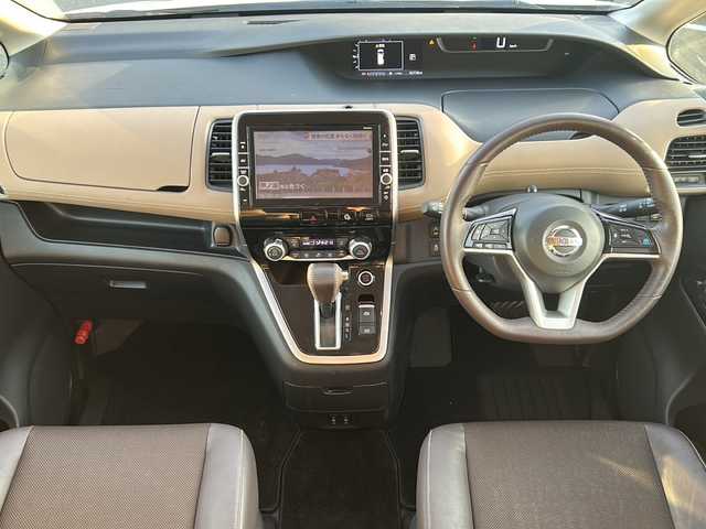 日産 セレナ ハイウェイスター G 佐賀県 2016(平28)年 9.3万km ブリリアントホワイトパール 純正フリップダウンモニター/純正９型ナビ　/アラウンドビューモニター　/両側パワースライドドア　/プロパイロット　/コーナーセンサー　/エマージェンシーブレーキ　/ＬＤＷ　/スマートルームミラー/電動パーキングブレーキ/オートブレーキホールド/ステアリングリモコン/インテリジェントキー/プッシュスタート/LEDヘッドライト/純正アルミホイール