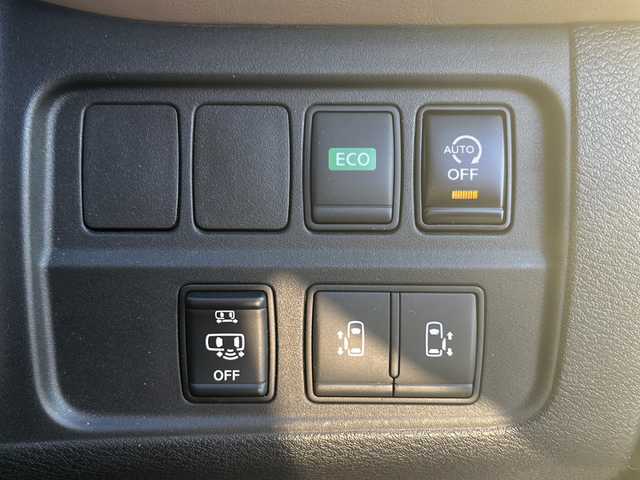 日産 セレナ ハイウェイスター G 佐賀県 2016(平28)年 9.3万km ブリリアントホワイトパール 純正フリップダウンモニター/純正９型ナビ　/アラウンドビューモニター　/両側パワースライドドア　/プロパイロット　/コーナーセンサー　/エマージェンシーブレーキ　/ＬＤＷ　/スマートルームミラー/電動パーキングブレーキ/オートブレーキホールド/ステアリングリモコン/インテリジェントキー/プッシュスタート/LEDヘッドライト/純正アルミホイール