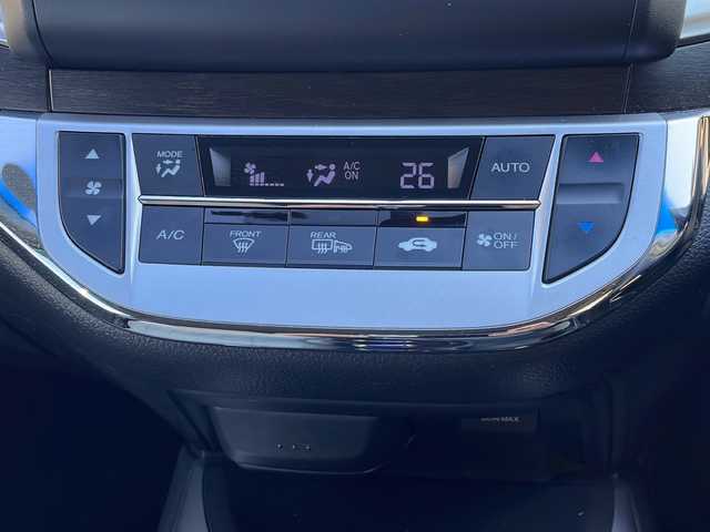 ホンダ ジェイド ハイブリッド X 愛媛県 2015(平27)年 8.9万km プレミアムディープロッソパール 純正ナビ/バックカメラ/ETC/ワンセグテレビ/Bluetooth接続/ワンオーナー/純正フロアマット/３列シート/ドライブレコーダー/ハーフレザーシート/レーンキープアシスト/衝突被害軽減システム/２列目エアコン/アイドリングストップ/純正アルミホイール/スマートキー/オートライト