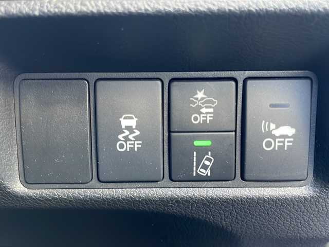 ホンダ ジェイド ハイブリッド X 愛媛県 2015(平27)年 8.9万km プレミアムディープロッソパール 純正ナビ/バックカメラ/ETC/ワンセグテレビ/Bluetooth接続/ワンオーナー/純正フロアマット/３列シート/ドライブレコーダー/ハーフレザーシート/レーンキープアシスト/衝突被害軽減システム/２列目エアコン/アイドリングストップ/純正アルミホイール/スマートキー/オートライト