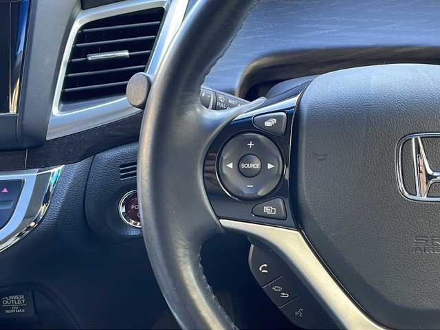 ホンダ ジェイド ハイブリッド X 愛媛県 2015(平27)年 8.9万km プレミアムディープロッソパール 純正ナビ/バックカメラ/ETC/ワンセグテレビ/Bluetooth接続/ワンオーナー/純正フロアマット/３列シート/ドライブレコーダー/ハーフレザーシート/レーンキープアシスト/衝突被害軽減システム/２列目エアコン/アイドリングストップ/純正アルミホイール/スマートキー/オートライト