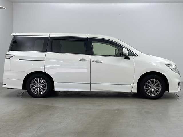 日産 エルグランド 250ハイウェイスターS 道央・札幌 2020(令2)年 7.8万km ブリリアントホワイトパール ・ワンオーナー/・社外ナビ&CD&DVD&SD&BT&iPod&USB&HDMI/・両側パワースライドドア/・バックカメラ/・インテリジェント クルーズコントロール/・インテリジェント エマージェンシーブレーキ/・車線逸脱防止支援システム/・車線逸脱警報/・前方衝突予測警報/・後側方衝突防止支援システム/・後側方車両検知警報/・後退時車両検知警報/・踏み間違い衝突防止アシスト/・標識検知機能/・フロント&バックソナー/・ビークルダイナミクスコントロール/・前後ドライブレコーダー/・ハーフレザーシート/・プッシュスタート/・電動格納ミラー/・ドアバイザー/・社外フロアマット/・LEDヘッドライト/・オートライト/・スマートキー/・スペアキー/・純正エンジンスターター/・保証書/・取扱説明書/・純正AW夏タイヤ積込