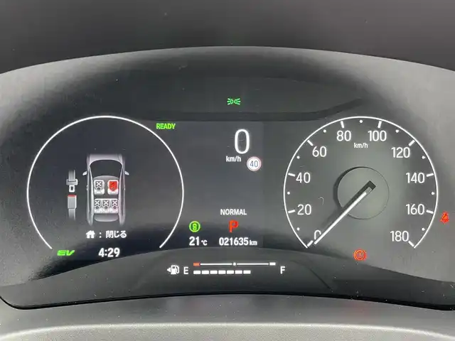 ホンダ ヴェゼル ハイブリッド e:HEV Z 群馬県 2023(令5)年 2.2万km プラチナホワイトパール 純正ナビ・ＡｐｐｌｅＣａｒＰｌａｙ・フルセグTV　/ハンドルヒーター　/シートヒーター　/ＢＳＭ　/衝突軽減ブレーキ　/レーンアシスト　/アダプティブクルーズコントロール　/置くだけ充電　/電動リアドア　/オートワイパー/パドルシフト/黒ハーフレザー/コーナーセンサー/ETC2.0/純正フロアマット