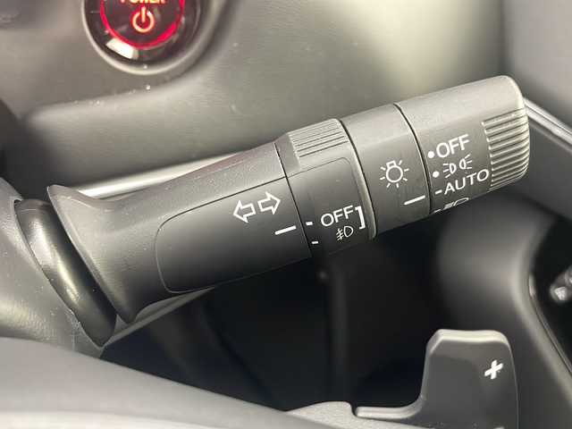 ホンダ ヴェゼル ハイブリッド e:HEV Z 栃木県 2023(令5)年 1.7万km プラチナホワイトパール 純正ナビ/（フルセグTV/FM・AM/BT）/バックカメラ/全方位カメラ/ドライブレコーダー/ホンダセンシング/・クルーズコントロール/・レーンキープアシスト/・誤発進抑制機能/・ブラインドスポットモニター/・衝突被害軽減装置/ダウンヒルアシストコントロール/横滑り防止装置/パドルシフト/ETC2.0/電動リアゲート/電動格納ミラー/ステアリングヒーター/前席シートヒーター/革巻きステアリング/ステアリングリモコン/純正18インチAW