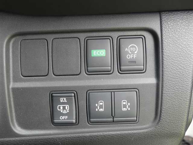 日産 セレナ ハイウェイスター プロパイロットED 千葉県 2017(平29)年 5.4万km ブリリアントホワイトパール エマージェンシーブレーキ/プロパイロット/インテリジェントクルーズコントロール/ハンズフリー両側パワースライドドア/純正SDナビ/地デジTV/【BD/DVD/CD再生機能　Bluetooth接続】/バックカメラ/フリップダウンモニター/ドライブレコーダー/革巻きステアリング/ETC/LEDヘッドライト/ウインカーミラー/コーナーセンサー/純正16インチアルミホイル/サイド/カーテンエアバッグ/インテリジェントキー