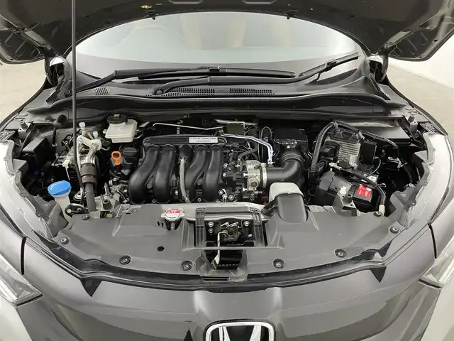 ホンダ ヴェゼル ハイブリッド Z ホンダセンシング 千葉県 2020(令2)年 6.5万km スーパープラチナグレーメタリック ワンオーナー/ホンダセンシング/・アダプティブクルーズコントロール/・衝突被害軽減ブレーキ/・車線逸脱警報/・オートハイビーム/Gathersナビ/（CD/DVD/bluetooth/HDMI/USB/フルセグ）/バックカメラ/ハーフレザーシート/D/N席パワーシート/ビルトインETC/前後ドライブレコーダー/革巻きステアリング/パドルシフトイ/ステアリングスイッチ/純正フロアマット/ドアバイザー/純正17インチAW