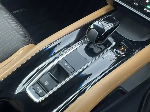 ホンダ ヴェゼル ハイブリッド Z ホンダセンシング 千葉県 2020(令2)年 6.5万km スーパープラチナグレーメタリック ワンオーナー/ホンダセンシング/・アダプティブクルーズコントロール/・衝突被害軽減ブレーキ/・車線逸脱警報/・オートハイビーム/Gathersナビ/（CD/DVD/bluetooth/HDMI/USB/フルセグ）/バックカメラ/ハーフレザーシート/D/N席パワーシート/ビルトインETC/前後ドライブレコーダー/革巻きステアリング/パドルシフトイ/ステアリングスイッチ/純正フロアマット/ドアバイザー/純正17インチAW