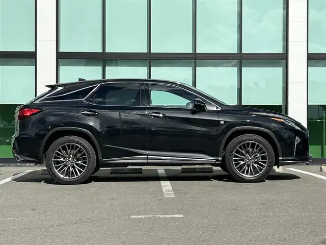 レクサス ＲＸ 300 Fスポーツ 和歌山県 2017(平29)年 5万km グラファイトブラックガラスフレーク 純正メーカーナビ/フルセグTV/バックカメラ/プリクラッシュセーフティー/ブラインドスポットモニター/ヘッドアップディスプレイ/レーダークルーズコントロール/レザーシート/パワーシート/ポジションメモリー/シートヒーター/シートエアベンチレーション/前後ドライブレコーダー/ビルトインETC/レーダー探知機/パワーバックドア/ステアリングヒーター/純正アルミホイール/トノカバー/三眼LEDヘッドライト/オートライト/オートマチックハイビーム