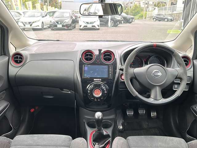 日産 ノート ニスモS 大阪府 2014(平26)年 7万km グレー ５速ＭＴ　社外ナビ　ＣＤ　ＤＶＤ　ＢＴ　フルセグＴＶ　バックカメラ　ＥＴＣ　スマートキー　電動格納ミラー　ＬＥＤオートライト