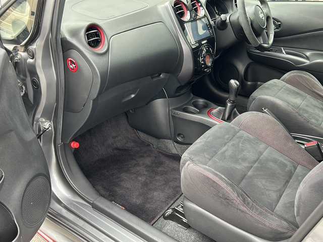 日産 ノート ニスモS 大阪府 2014(平26)年 7万km グレー ５速ＭＴ　社外ナビ　ＣＤ　ＤＶＤ　ＢＴ　フルセグＴＶ　バックカメラ　ＥＴＣ　スマートキー　電動格納ミラー　ＬＥＤオートライト