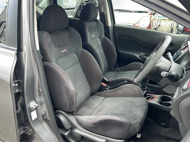 日産 ノート ニスモS 大阪府 2014(平26)年 7万km グレー ５速ＭＴ　社外ナビ　ＣＤ　ＤＶＤ　ＢＴ　フルセグＴＶ　バックカメラ　ＥＴＣ　スマートキー　電動格納ミラー　ＬＥＤオートライト