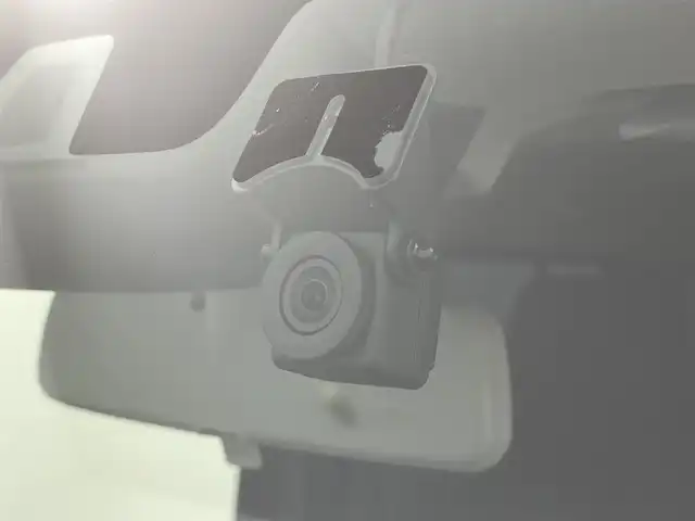 スズキ ジムニー ノマド FC 富山県 2025(令7)年 0.4万km 黒 社外9型ナビ（AM/FM/DVD/BT/フルセグ）/バックカメラ/ドライブレコーダー/ETC/D/N席シートヒーター/衝突被害軽減システム/レーダークルーズコントロール/レーンキープアシスト/コーナーセンサー/横滑り防止装置/アイドリングストップ/純正アルミホイール/純正フロアマット/ミラーヒーター/オートLEDライト/フォグライト/革巻きステアリング/ステアリングスイッチ/スマートキー/スペアキー