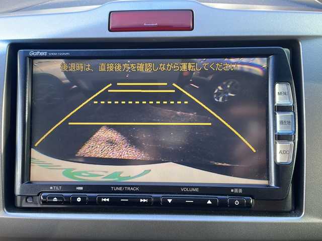 ホンダ フリード Gエアロ 大阪府 2013(平25)年 7.8万km プレミアムスパークルブラックパール 純正メモリナビ/・AM/FM/CD/DVD/Bluetooth/・フルセグテレビ/フリップダウンモニター/バックカメラ/ビルトインETC/横滑り防止装置/盗難防止装置/片側パワースライド/ハロゲンヘッドライト/オートライト/オートエアコン/スマートキー×2/ステアリングリモコン/純正15インチアルミホイール/12V充電器/USBジャック/純正フロアマット/ドアバイザー/保証書/取扱説明書