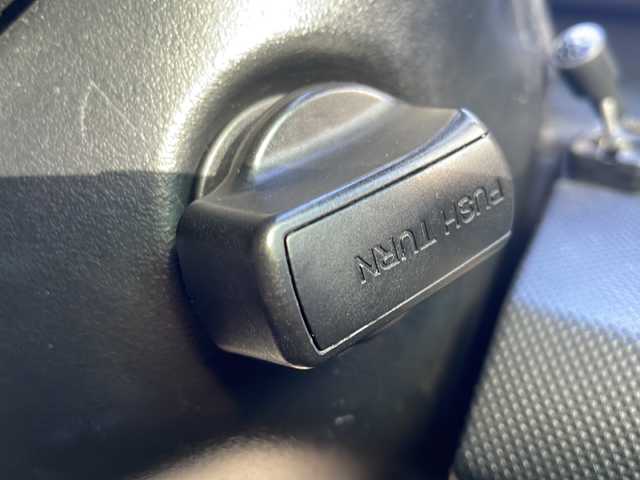 ホンダ フリード Gエアロ 大阪府 2013(平25)年 7.8万km プレミアムスパークルブラックパール 純正メモリナビ/・AM/FM/CD/DVD/Bluetooth/・フルセグテレビ/フリップダウンモニター/バックカメラ/ビルトインETC/横滑り防止装置/盗難防止装置/片側パワースライド/ハロゲンヘッドライト/オートライト/オートエアコン/スマートキー×2/ステアリングリモコン/純正15インチアルミホイール/12V充電器/USBジャック/純正フロアマット/ドアバイザー/保証書/取扱説明書