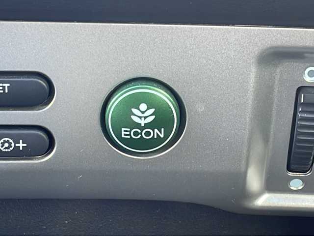 ホンダ フリード Gエアロ 大阪府 2013(平25)年 7.8万km プレミアムスパークルブラックパール 純正メモリナビ/・AM/FM/CD/DVD/Bluetooth/・フルセグテレビ/フリップダウンモニター/バックカメラ/ビルトインETC/横滑り防止装置/盗難防止装置/片側パワースライド/ハロゲンヘッドライト/オートライト/オートエアコン/スマートキー×2/ステアリングリモコン/純正15インチアルミホイール/12V充電器/USBジャック/純正フロアマット/ドアバイザー/保証書/取扱説明書