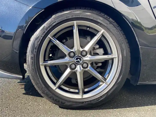 マツダ ロードスター S レザーパッケージ Vセレクション 静岡県 2024(令6)年 0.8万km ジェットブラックマイカ i-ACTIVESENSE/純正8.8インチディスプレイ/　AM FM　Bluetooth アレクサ スマホ連携/タンレザーシート/ベージュ幌/バックカメラ/ETC/ドライブレコーダー/LEDオートヘッドライト/レーダークルーズコントロール/6速MT/スマートキー×2本/純正16インチアルミホイール/社外マフラー/アシンメトリックLSD/ダイナミックスタビリティコントロールトラック/BOSEサウンド