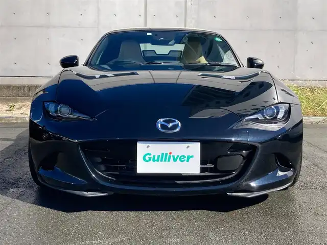 マツダ ロードスター S レザーパッケージ Vセレクション 静岡県 2024(令6)年 0.8万km ジェットブラックマイカ i-ACTIVESENSE/純正8.8インチディスプレイ/　AM FM　Bluetooth アレクサ スマホ連携/タンレザーシート/ベージュ幌/バックカメラ/ETC/ドライブレコーダー/LEDオートヘッドライト/レーダークルーズコントロール/6速MT/スマートキー×2本/純正16インチアルミホイール/社外マフラー/アシンメトリックLSD/ダイナミックスタビリティコントロールトラック/BOSEサウンド
