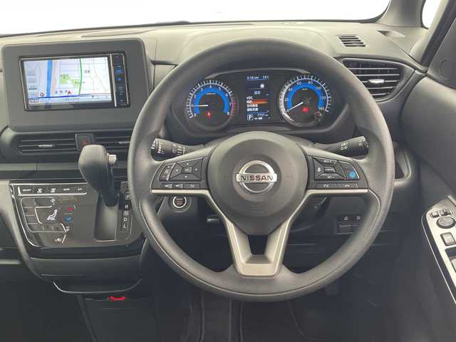 日産 ルークス HWS X プロパイロットED 千葉県 2021(令3)年 0.8万km ホワイトパール 社外ナビ/　CD/DVD/Bluetooth/フルセグTV/プロパイロット/レーダークルーズコントロール/レーンキープアシスト/衝突軽減ブレーキ/クリアランスソナー/アラウンドビューモニター/先行車発進警報/標識認識機能/電動パーキング/オートホールド/両側パワスラ/レザー調シートカバー/ETC/前後ドラレコ/LEDライト/フォグランプ/フロアマット/ドアバイザー