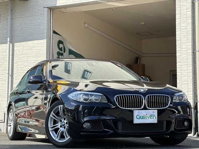 ＢＭＷ ５３５ｉ Mスポーツ 大分県 2012(平24)年 8.9万km カーボンブラックM ブラックレザーシート/サンルーフ/純正18インチアルミホイール/純正フロアマット/純正メーカーナビ/フルセグTV/Bluetooth/DVD/TVキャンセラー/純正ETC/社外ドラレコ/オートライト/前後フォグランプ/革巻きステアリング/ステアリングリモコン/パドルシフト/横滑り防止装置/コーナーセンサー/シートヒーター/D・N席パワーシート/バックカメラ/クルーズコントロール/保証書/取扱説明書