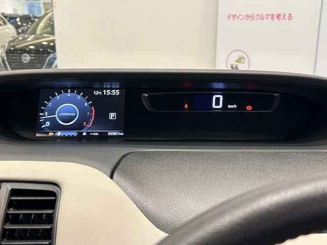 日産 セレナ ハイウェイスター Vセレクション 埼玉県 2018(平30)年 6万km ブリリアントホワイトパール 衝突被害軽減ブレーキ/社外フリップダウンモニター/純正メモリナビ/　　（CD/DVD/BT/DTV）/全方位モニター/両側パワースライドドア/クルーズコントロール/LEDヘッドライト/オートライト/コーナーセンサー/ドライブレコーダー/スマートキー/ETC