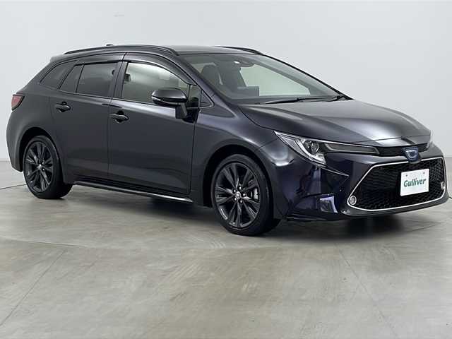トヨタ カローラツーリング ハイブリッド ダブルバイビー 道央・札幌 2021(令3)年 1.9万km スパークリングブラックパールクリスタルシャイン ・ワンオーナー/・4WD/・純正ＳＤナビ&フルセグTV&DVD&CD&USB&BT/・バックカメラ/・セーフティセンス/・プリクラッシュセーフティ/・レーンキープアシスト/・レーダークルーズコントロール/・オートマチックハイビーム/・ロードサインアシスト/・ドライブスタートコントロール/・車両接近通報装置/・純正フロアマット/・ドアバイザー/・ビルトインETC/・LEDヘッドライト/・フォグランプ/・オートライト/。オートマチックハイビーム/・スマートキー/・スペアキー/・保証書/・取扱説明書