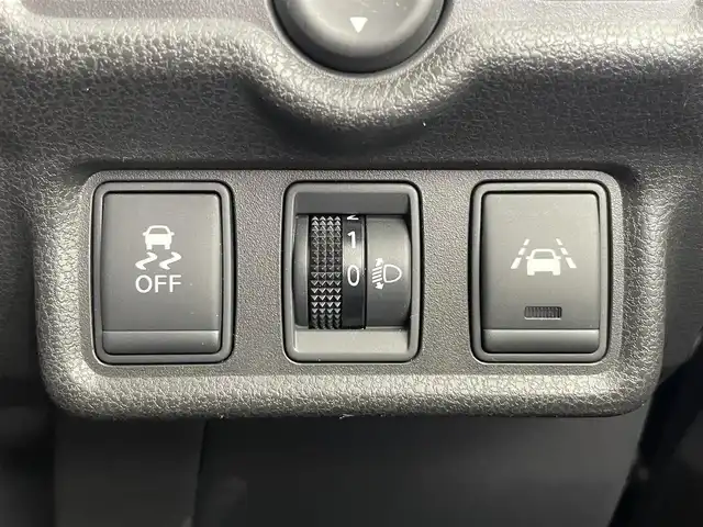 日産 ノート X DIG－S Vセレ +セーフ 愛知県 2014(平26)年 5.4万km シャイニングブルー 前後ドラレコ/エマージェンシーブレーキ/純正SDナビ/アラウンドビューモニター/コーナーセンサー/レーンキープアシスト/ドライブレコーダー/スマートキー/純正AW/フォグランプ/ETC/オートライト