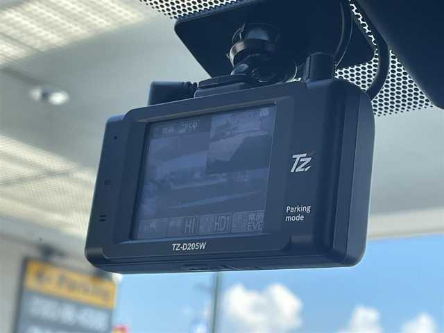 トヨタ プリウス ＰＨＶ A プレミアムナビパッケージ 大阪府 2020(令2)年 5.2万km プラチナホワイトパールマイカ ワンオーナー/TRDエアロ(F/S)/TRDマフラー/純正メモリナビ/BT/USB/AUX/TV/JBLサウンド/360度カメラ/パーキングアシスト/黒本革シート/D席パワーシート/D/N席シートヒーター/D/N席エアシート/ステアリングヒーター/追従機能付きクルーズコントロール/レーンキープアシスト/ブラインドスポットモニター/ヘッドアップディスプレイ/前後コーナーセンサー/LEDヘッドライト/フロントフォグ/オートハイビーム/純正フロアマット/社外17インチAW/スタッドレスタイヤ付社外AW有/AC100V充電/充電ケーブル付属/スペアキー/ETC2.0