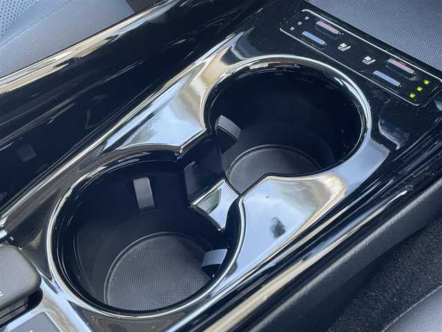 トヨタ プリウス ＰＨＶ A プレミアムナビパッケージ 大阪府 2020(令2)年 5.2万km プラチナホワイトパールマイカ ワンオーナー/TRDエアロ(F/S)/TRDマフラー/純正メモリナビ/BT/USB/AUX/TV/JBLサウンド/360度カメラ/パーキングアシスト/黒本革シート/D席パワーシート/D/N席シートヒーター/D/N席エアシート/ステアリングヒーター/追従機能付きクルーズコントロール/レーンキープアシスト/ブラインドスポットモニター/ヘッドアップディスプレイ/前後コーナーセンサー/LEDヘッドライト/フロントフォグ/オートハイビーム/純正フロアマット/社外17インチAW/スタッドレスタイヤ付社外AW有/AC100V充電/充電ケーブル付属/スペアキー/ETC2.0