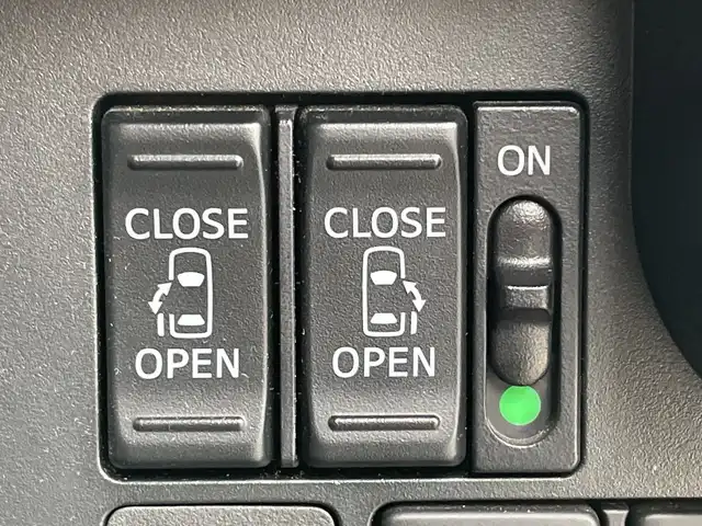 トヨタ タンク カスタムG 神奈川県 2016(平28)年 3.1万km ブラックマイカメタリック 純正ナビ/DVD/CD/フルセグTV/Bluetooth/バックアカメラ/ワンオーナー/アイドリングストップ/クルーズコントロール/社外ドライブレコーダー(前方)/純正フロントアエロ/後席サンシェード/両側パワースライドドア/保証書/取扱説明書/スマートキー/スペアキー