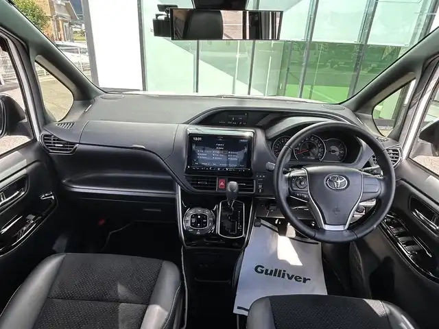 トヨタ ヴォクシー ZS 煌Ⅲ 和歌山県 2020(令2)年 4.7万km ホワイトパールクリスタルシャイン 純正9インチナビ/バックカメラ/フルセグTV/衝突軽減ブレーキ/クルーズコントロール/前後コーナーセンサー/オートライト/ドラレコ/ETC/両側パワスラ/ステリモ/LEDヘッドライト/フォグランプ