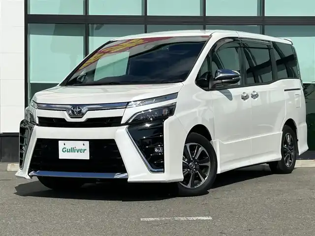 トヨタ ヴォクシー ZS 煌Ⅲ 和歌山県 2020(令2)年 4.7万km ホワイトパールクリスタルシャイン 純正9インチナビ/バックカメラ/フルセグTV/衝突軽減ブレーキ/クルーズコントロール/前後コーナーセンサー/オートライト/ドラレコ/ETC/両側パワスラ/ステリモ/LEDヘッドライト/フォグランプ