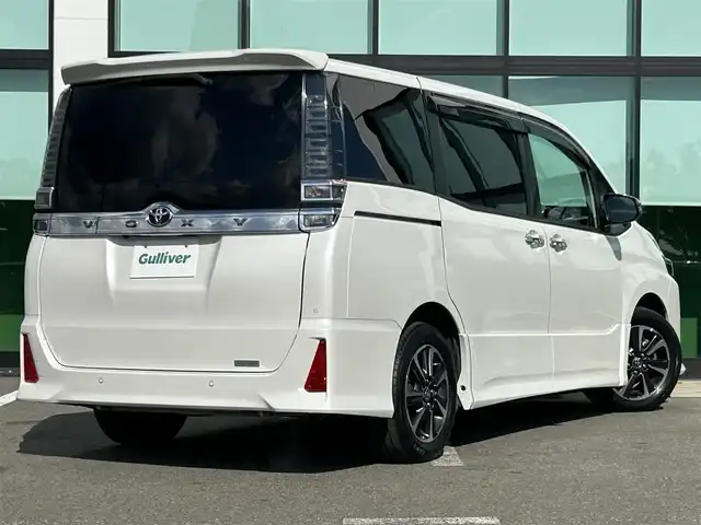 トヨタ ヴォクシー ZS 煌Ⅲ 和歌山県 2020(令2)年 4.7万km ホワイトパールクリスタルシャイン 純正9インチナビ/バックカメラ/フルセグTV/衝突軽減ブレーキ/クルーズコントロール/前後コーナーセンサー/オートライト/ドラレコ/ETC/両側パワスラ/ステリモ/LEDヘッドライト/フォグランプ