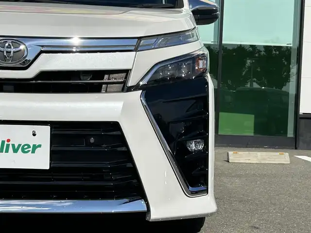 トヨタ ヴォクシー ZS 煌Ⅲ 和歌山県 2020(令2)年 4.7万km ホワイトパールクリスタルシャイン 純正9インチナビ/バックカメラ/フルセグTV/衝突軽減ブレーキ/クルーズコントロール/前後コーナーセンサー/オートライト/ドラレコ/ETC/両側パワスラ/ステリモ/LEDヘッドライト/フォグランプ