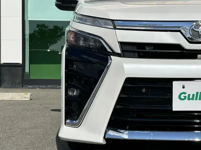 トヨタ ヴォクシー ZS 煌Ⅲ 和歌山県 2020(令2)年 4.7万km ホワイトパールクリスタルシャイン 純正9インチナビ/バックカメラ/フルセグTV/衝突軽減ブレーキ/クルーズコントロール/前後コーナーセンサー/オートライト/ドラレコ/ETC/両側パワスラ/ステリモ/LEDヘッドライト/フォグランプ