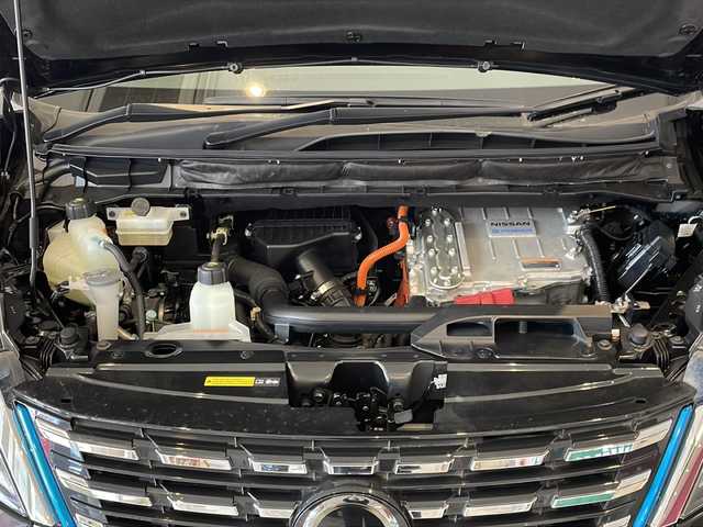 日産 セレナ e－パワー ハイウェイスター V 福井県 2020(令2)年 4.6万km ダイヤモンドブラック 純正10インチSDナビ(MM519D-L)/フルセグTV/BT/BD/DVD/CD/USB/SD/アラウンドビューモニター/パーキングアシスト/プロパイロット/エマージェンシーブレーキ/後側方車両検知警報(BSW)/車線逸脱支援/車線逸脱警報/標識認識システム/ETC2.0/ドライブレコーダー/ハンズフリーオートスライドドア/オートデュアルエアコン/オートライト/LEDヘッドライト/純正16インチアルミホイール/プッシュスタート/スマートキー