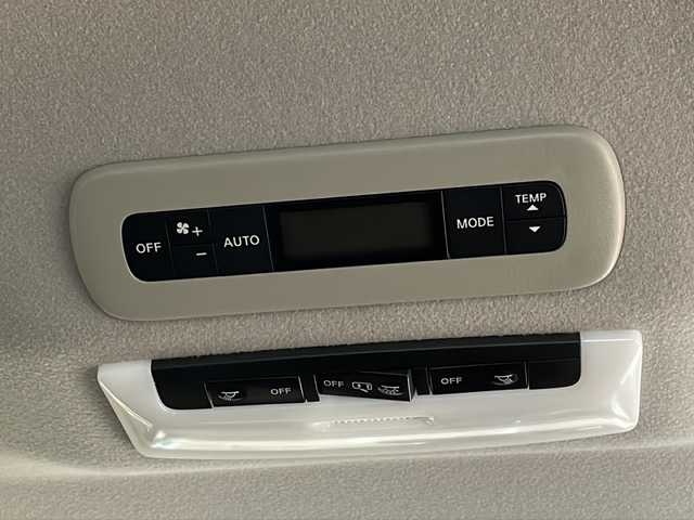 日産 セレナ e－パワー ハイウェイスター V 福井県 2020(令2)年 4.6万km ダイヤモンドブラック 純正10インチSDナビ(MM519D-L)/フルセグTV/BT/BD/DVD/CD/USB/SD/アラウンドビューモニター/パーキングアシスト/プロパイロット/エマージェンシーブレーキ/後側方車両検知警報(BSW)/車線逸脱支援/車線逸脱警報/標識認識システム/ETC2.0/ドライブレコーダー/ハンズフリーオートスライドドア/オートデュアルエアコン/オートライト/LEDヘッドライト/純正16インチアルミホイール/プッシュスタート/スマートキー