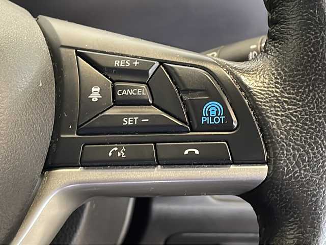 日産 セレナ e－パワー ハイウェイスター V 福井県 2020(令2)年 4.6万km ダイヤモンドブラック 純正10インチSDナビ(MM519D-L)/フルセグTV/BT/BD/DVD/CD/USB/SD/アラウンドビューモニター/パーキングアシスト/プロパイロット/エマージェンシーブレーキ/後側方車両検知警報(BSW)/車線逸脱支援/車線逸脱警報/標識認識システム/ETC2.0/ドライブレコーダー/ハンズフリーオートスライドドア/オートデュアルエアコン/オートライト/LEDヘッドライト/純正16インチアルミホイール/プッシュスタート/スマートキー