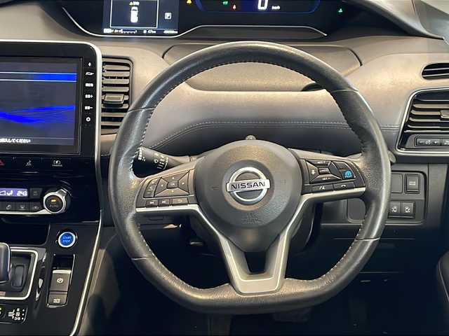 日産 セレナ e－パワー ハイウェイスター V 福井県 2020(令2)年 4.6万km ダイヤモンドブラック 純正10インチSDナビ(MM519D-L)/フルセグTV/BT/BD/DVD/CD/USB/SD/アラウンドビューモニター/パーキングアシスト/プロパイロット/エマージェンシーブレーキ/後側方車両検知警報(BSW)/車線逸脱支援/車線逸脱警報/標識認識システム/ETC2.0/ドライブレコーダー/ハンズフリーオートスライドドア/オートデュアルエアコン/オートライト/LEDヘッドライト/純正16インチアルミホイール/プッシュスタート/スマートキー