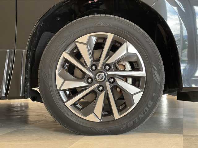 日産 セレナ e－パワー ハイウェイスター V 福井県 2020(令2)年 4.6万km ダイヤモンドブラック 純正10インチSDナビ(MM519D-L)/フルセグTV/BT/BD/DVD/CD/USB/SD/アラウンドビューモニター/パーキングアシスト/プロパイロット/エマージェンシーブレーキ/後側方車両検知警報(BSW)/車線逸脱支援/車線逸脱警報/標識認識システム/ETC2.0/ドライブレコーダー/ハンズフリーオートスライドドア/オートデュアルエアコン/オートライト/LEDヘッドライト/純正16インチアルミホイール/プッシュスタート/スマートキー