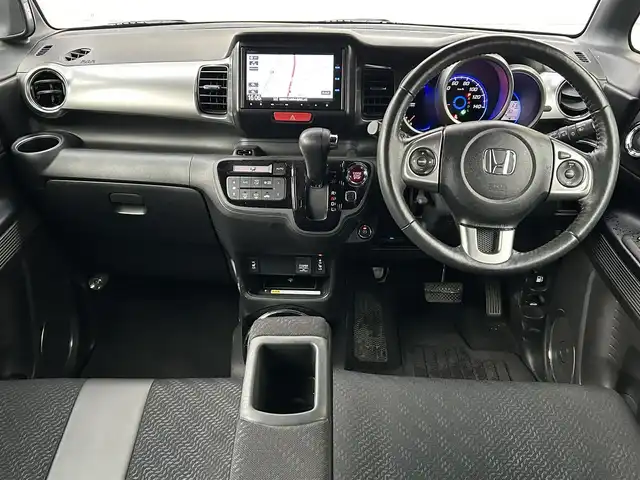 ホンダ Ｎ ＢＯＸ スラッシュ X 福岡県 2014(平26)年 4.5万km グレーⅡ ツートーン/純正7インチナビ【VRM-155VFi】/　(AM/FM/CD/DVD/Bluetooth/フルセグTV/MusicRack)/バックカメラ/衝突軽減ブレーキ/クルーズコントロール/横滑り防止/ECONスイッチ/モード切り替えステアリング/純正14インチアルミホイール/ETC/ステアリングヒーター/革巻きステアリング/ステアリングスイッチ/シートヒーター(D/N)/純正フロアマット/ワイヤレス充電器/プラズマクラスター/USBポート/スペアキー×1/アクセサリーソケット/ISOFIX/保証書/取扱説明書