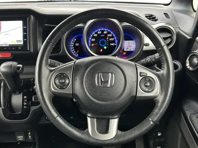 ホンダ Ｎ ＢＯＸ スラッシュ X 福岡県 2014(平26)年 4.5万km グレーⅡ ツートーン/純正7インチナビ【VRM-155VFi】/　(AM/FM/CD/DVD/Bluetooth/フルセグTV/MusicRack)/バックカメラ/衝突軽減ブレーキ/クルーズコントロール/横滑り防止/ECONスイッチ/モード切り替えステアリング/純正14インチアルミホイール/ETC/ステアリングヒーター/革巻きステアリング/ステアリングスイッチ/シートヒーター(D/N)/純正フロアマット/ワイヤレス充電器/プラズマクラスター/USBポート/スペアキー×1/アクセサリーソケット/ISOFIX/保証書/取扱説明書