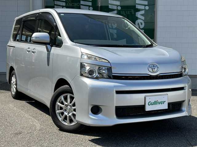 トヨタ ヴォクシー X Lエディション 新潟県 2013(平25)年 8.8万km シルバーM ワンオーナー/クルーズコントロール/etc/バックカメラ/片側パワースライドドア/ウィンカーミラー/フルセグテレビ/電動格納ミラー/オートライト/純正マット