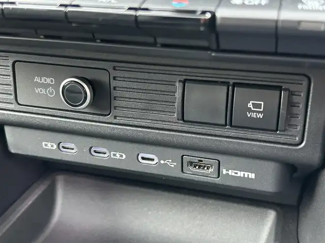 トヨタ ランドクルーザー ２５０ VX 群馬県 2024(令6)年 1.4万km プラチナホワイトパールマイカ 4WD/ワンオーナー/純正12.3型DAナビ・フルセグTV/パイオニアプレミアムサウンド/Bluetooth・USB・HDMI・ミラキャスト/パノラミックビューモニター/ムーンルーフ/前席ベンチレーション・ヒーター/運転席パワーシート/ステアリングヒーター/デジタルインナーミラー/パワーバックドア/セーフティセンス/トヨタチームメイト/プリクラッシュセーフティ/レーダークルーズコントロール/レーントレーシングアシスト/レーンディパーチャーアラート/オートマチックハイビーム/ブラインドスポットモニター/純正フロアマット/純正OP丸目ヘッドランプ/LEDフォグランプ/LEDリアフォグランプ/ブラックルーフレール/純正18インチアルミ/純正角目ヘッドランプ車載