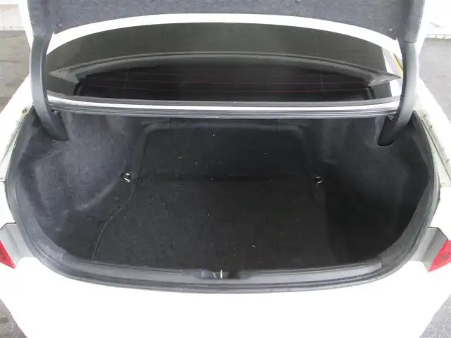 ホンダ アコード ユーロ R 千葉県 2003(平15)年 15万km プレミアムホワイトパール 6速MT/ローダウン/社外メモリナビ、フルセグTV/社外オーディオ【DVD/CD/BT/SD】/HIDヘッドライト&ハロゲンフォグ/前席RECAROシート/無限2本出しマフラー/社外18インチアルミホイール/純正AW(215/45R17)積込/ルームミラー型レーダー探知機/キーレス/ETC/スペアキー/取扱説明書/新車時保証書