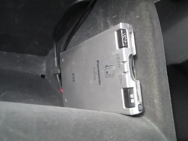 ホンダ アコード ユーロ R 千葉県 2003(平15)年 15万km プレミアムホワイトパール 6速MT/ローダウン/社外メモリナビ、フルセグTV/社外オーディオ【DVD/CD/BT/SD】/HIDヘッドライト&ハロゲンフォグ/前席RECAROシート/無限2本出しマフラー/社外18インチアルミホイール/純正AW(215/45R17)積込/ルームミラー型レーダー探知機/キーレス/ETC/スペアキー/取扱説明書/新車時保証書