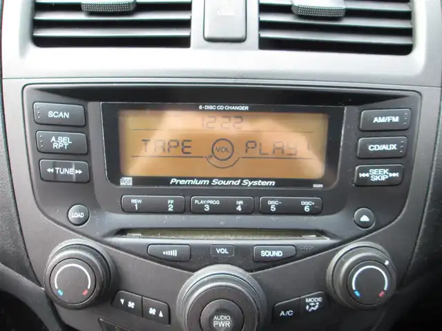 ホンダ アコード ユーロ R 千葉県 2003(平15)年 15万km プレミアムホワイトパール 6速MT/ローダウン/社外メモリナビ、フルセグTV/社外オーディオ【DVD/CD/BT/SD】/HIDヘッドライト&ハロゲンフォグ/前席RECAROシート/無限2本出しマフラー/社外18インチアルミホイール/純正AW(215/45R17)積込/ルームミラー型レーダー探知機/キーレス/ETC/スペアキー/取扱説明書/新車時保証書